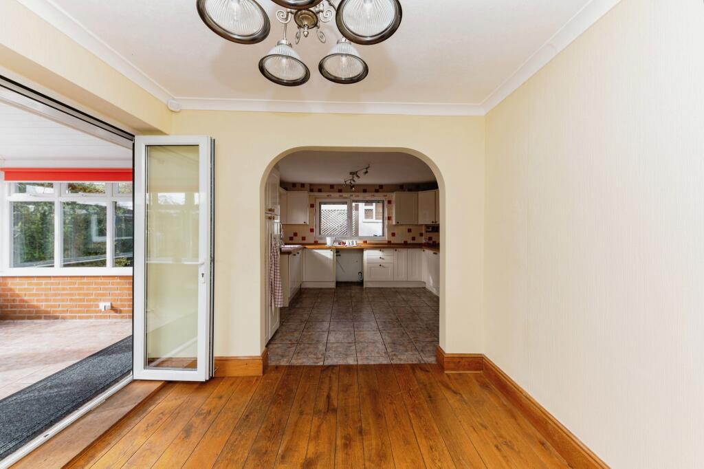 Kitchen/Dining Area