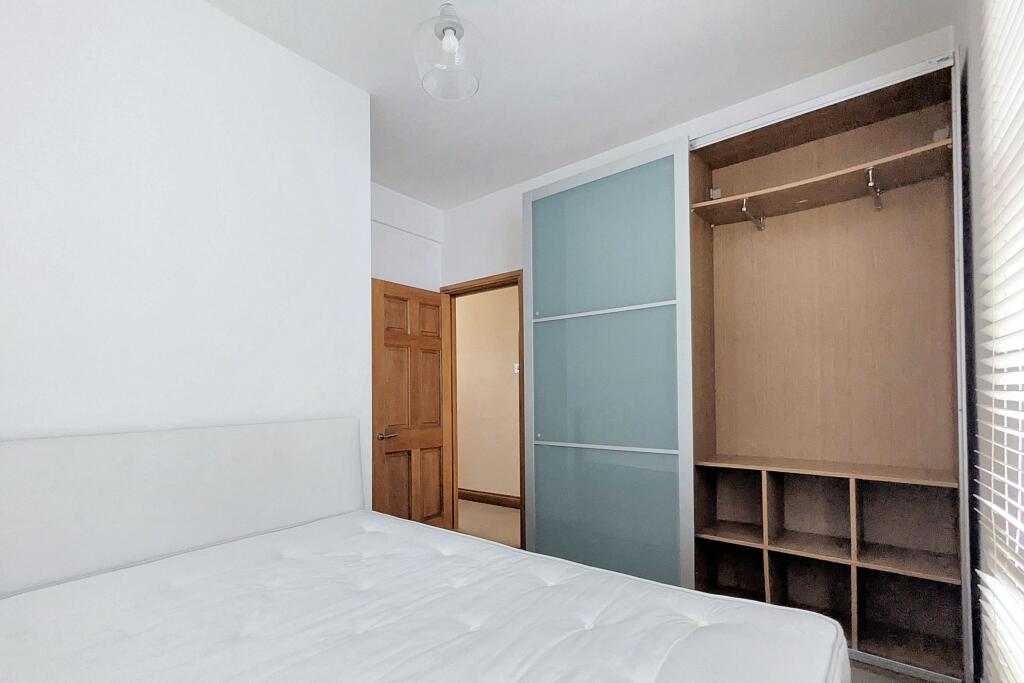 5a Furness Road, Fulham, London, SW6 2LQ