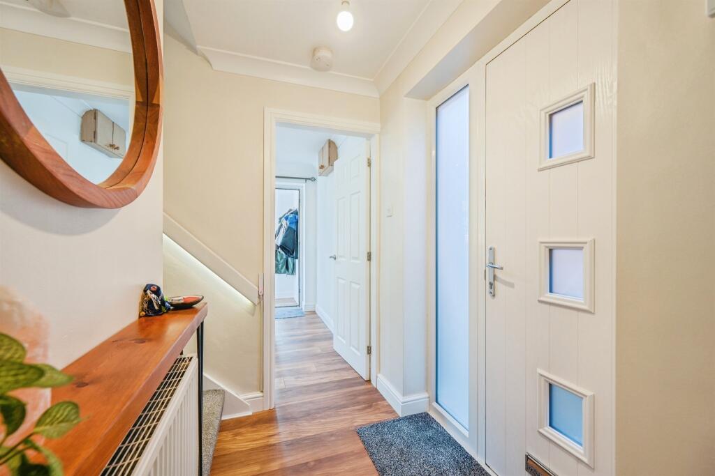 Entrance Hallway: