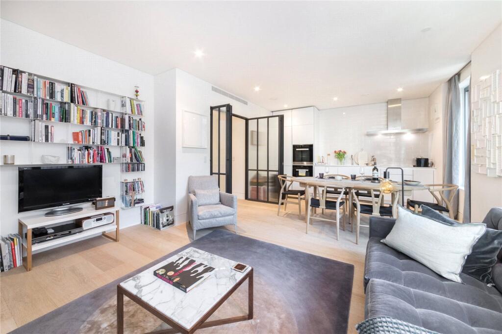 Tottenham Street, Fitzrovia, London, W1T