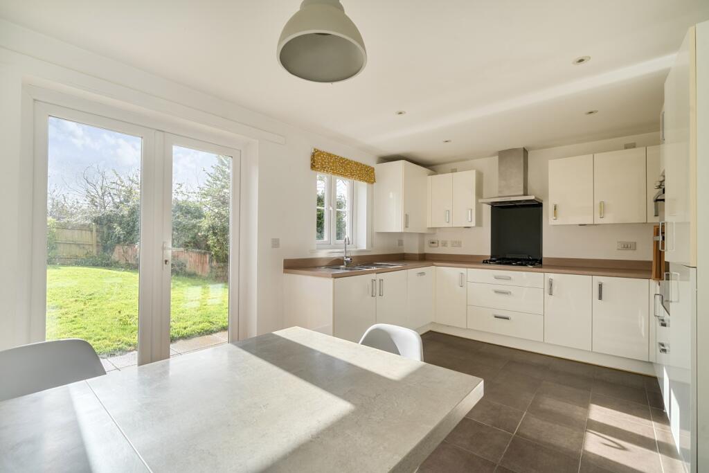 1360832-16-68f634aae2543