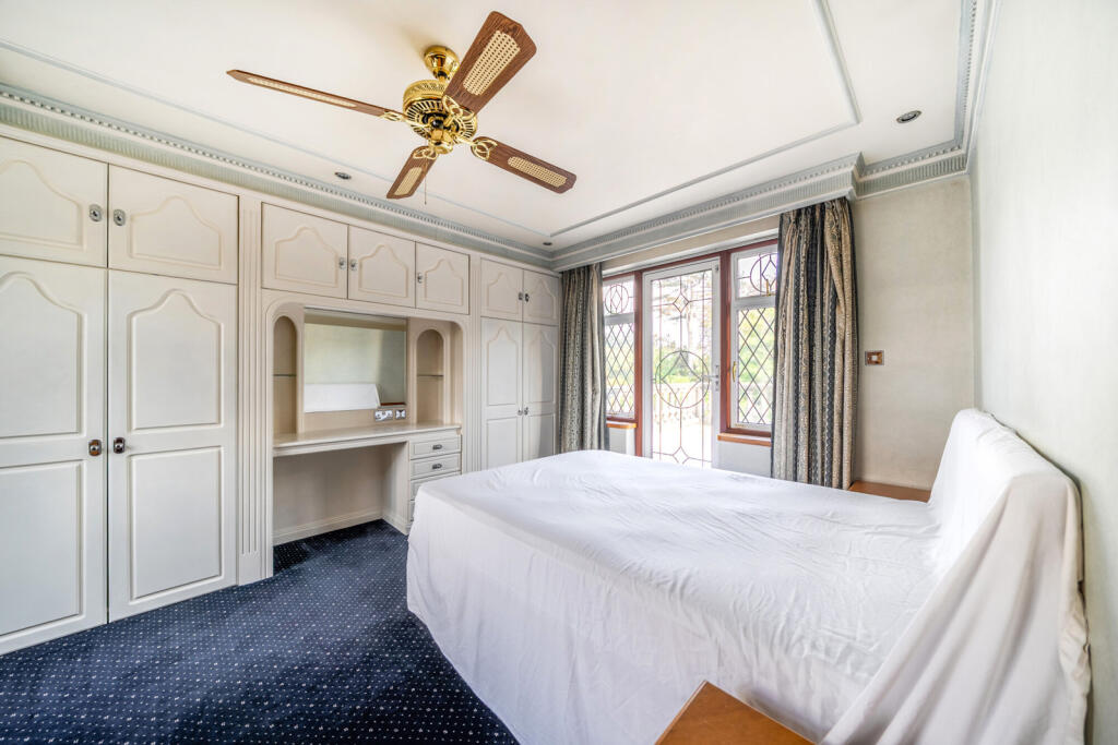 1355329-19-68c855...