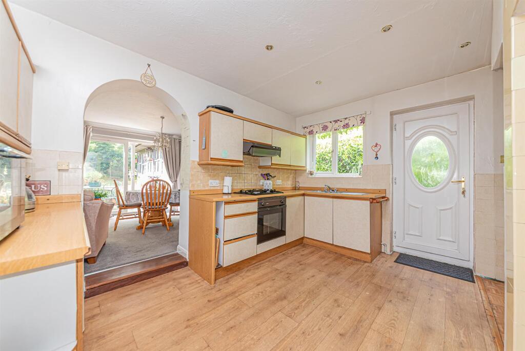 5 Weybourne Road (18).jpg