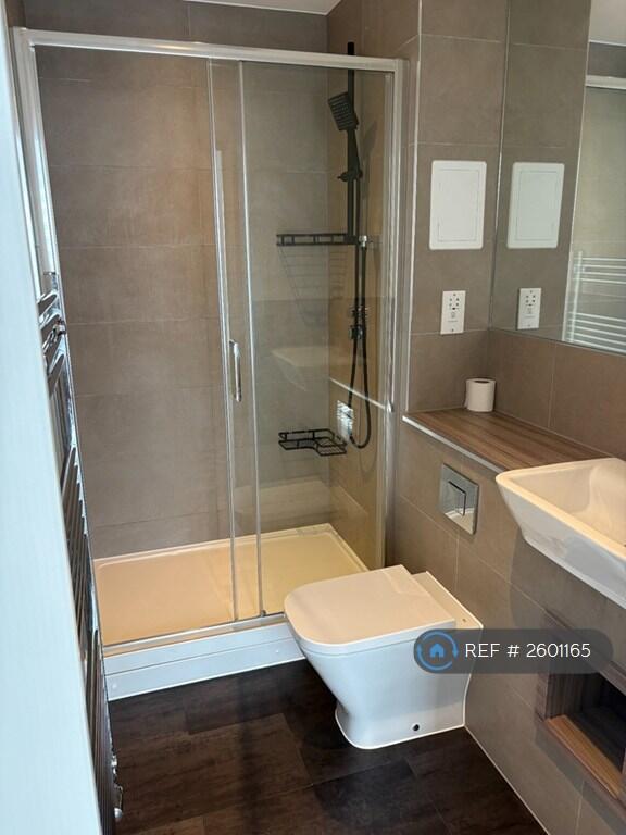 En Suite Bathroom