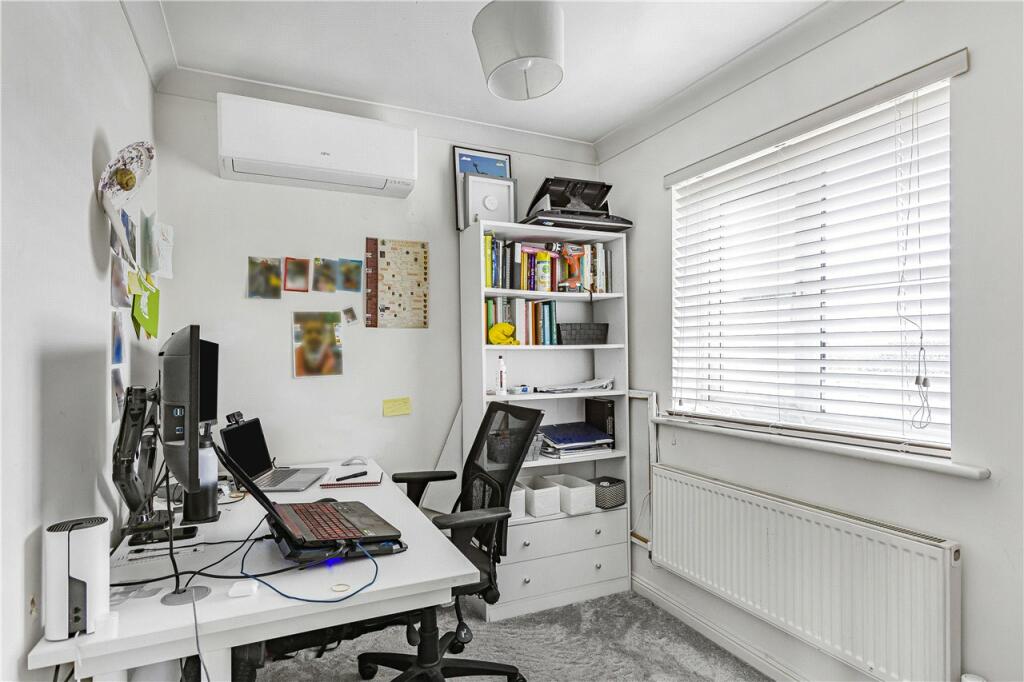 Bedroom/Study