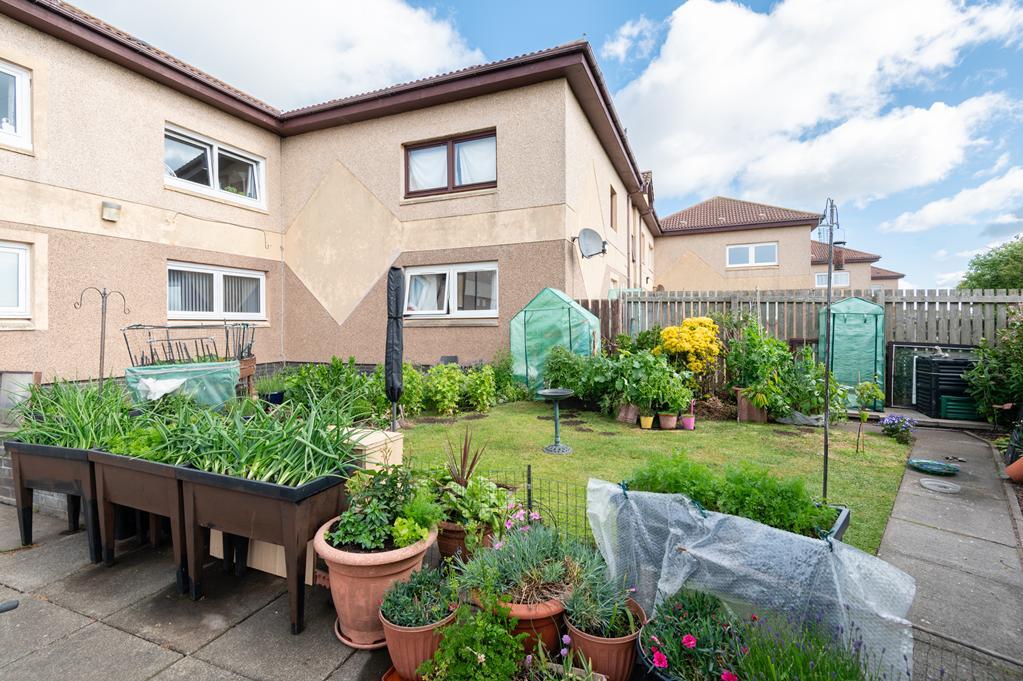 GARDEN LEFT