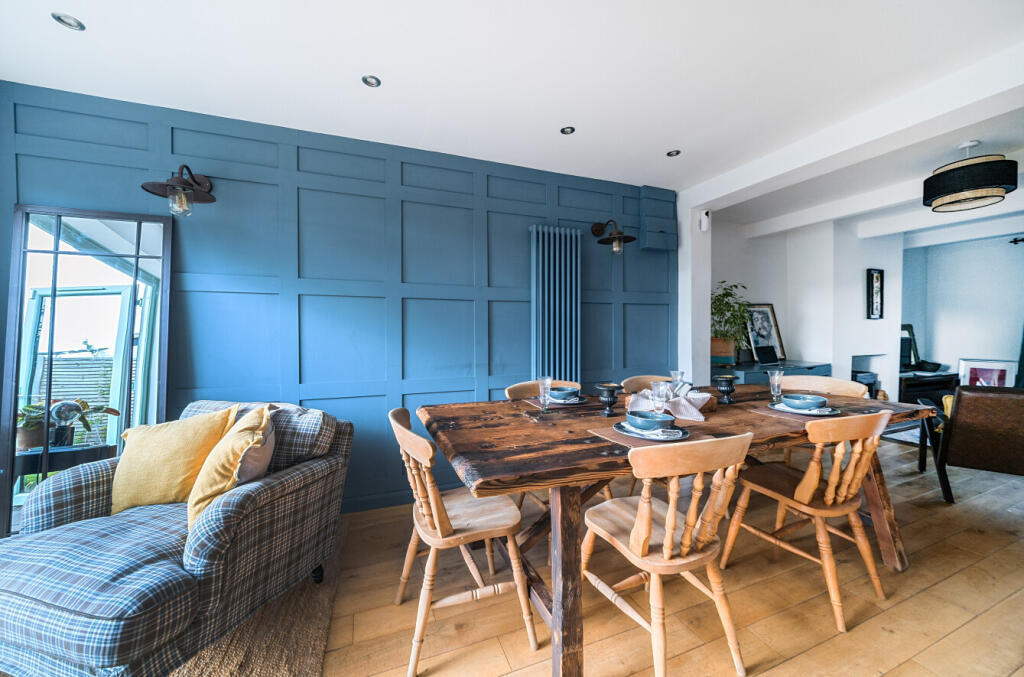 1318027-31-687ff4...