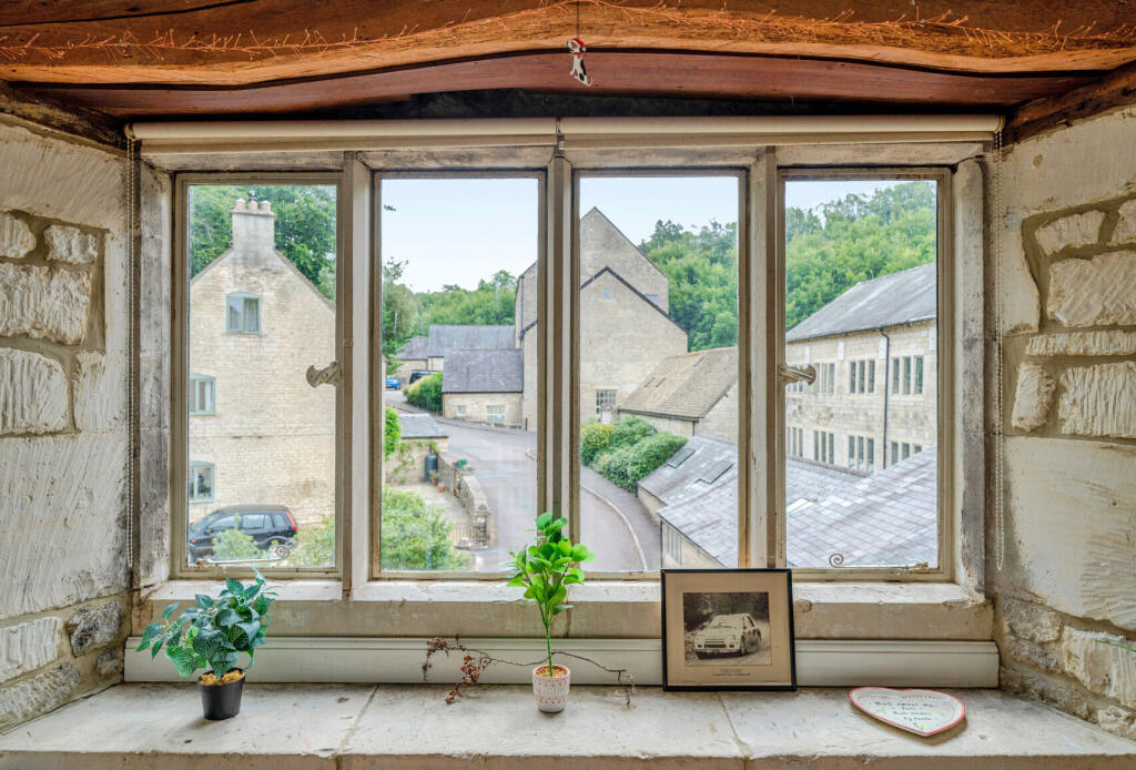 1327771-7-6880b32...