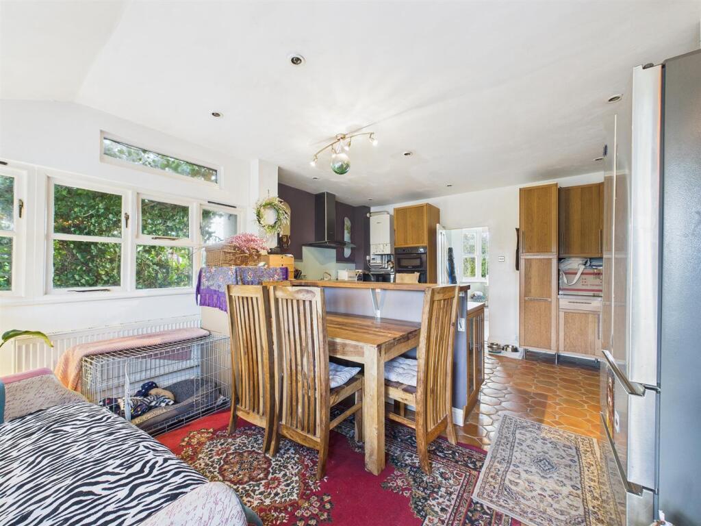 19 - Semi-detached House for Auction, Pill.jpg