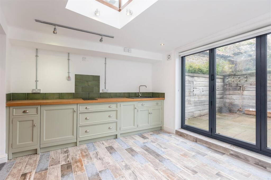 Bondgate 3 Studio Apartment-5.jpg