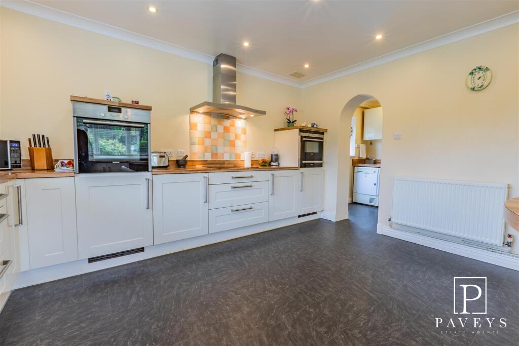 3 Ashlyns Road--9.jpg