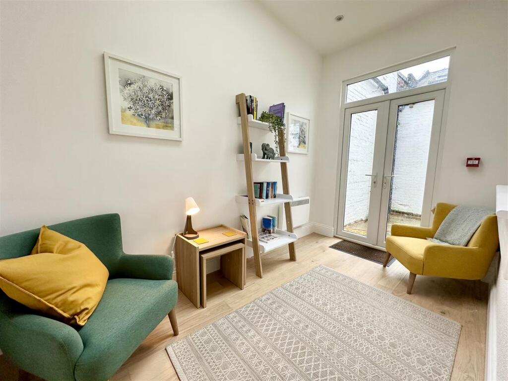 Communal Snug