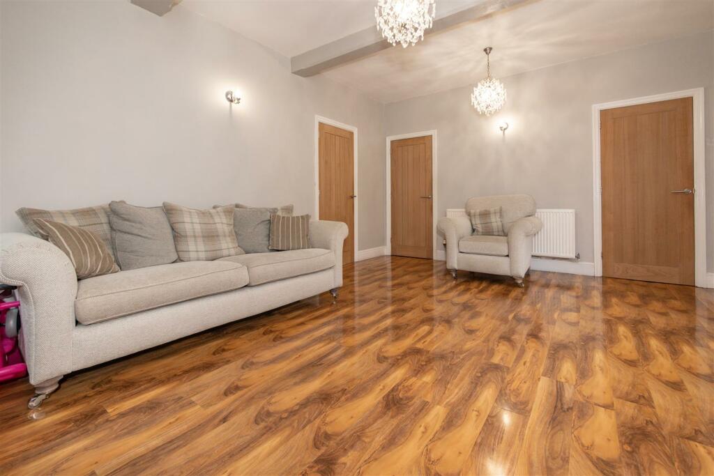 Lounge Aspect 4.jpg