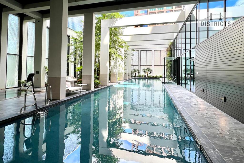 Pool.jpg