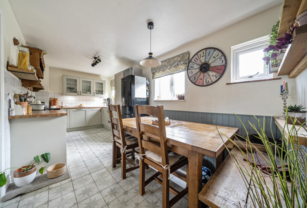 1365497-8-68f787d...