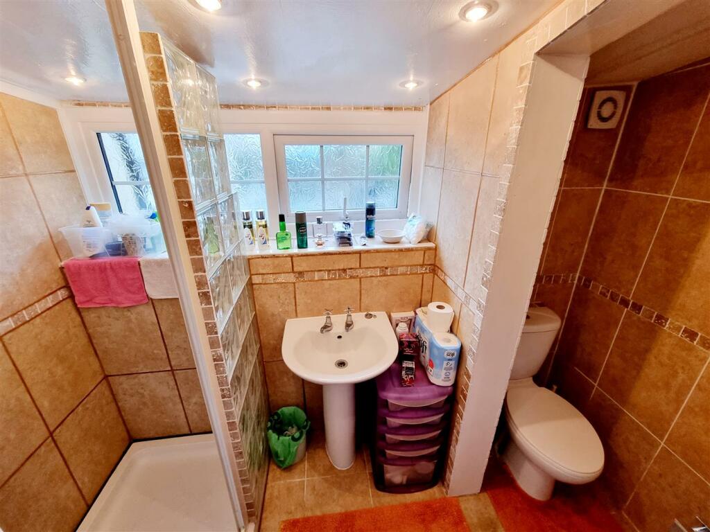 Ground Floor En-Suite