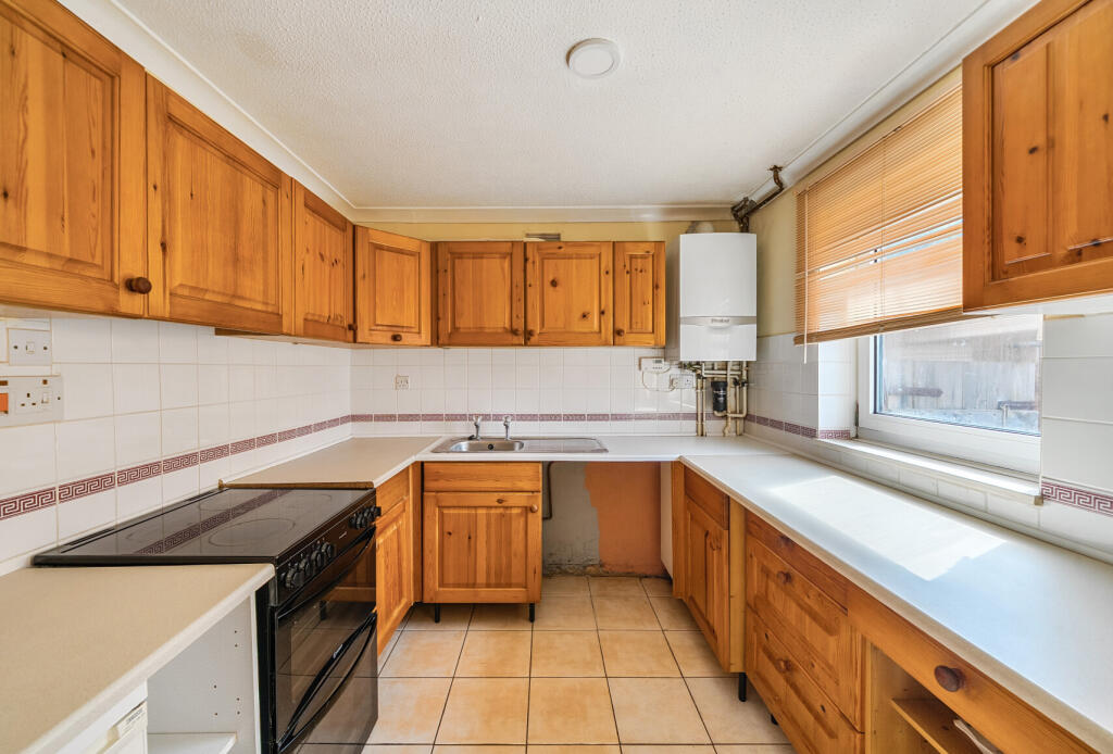 1330609-9-6882270...