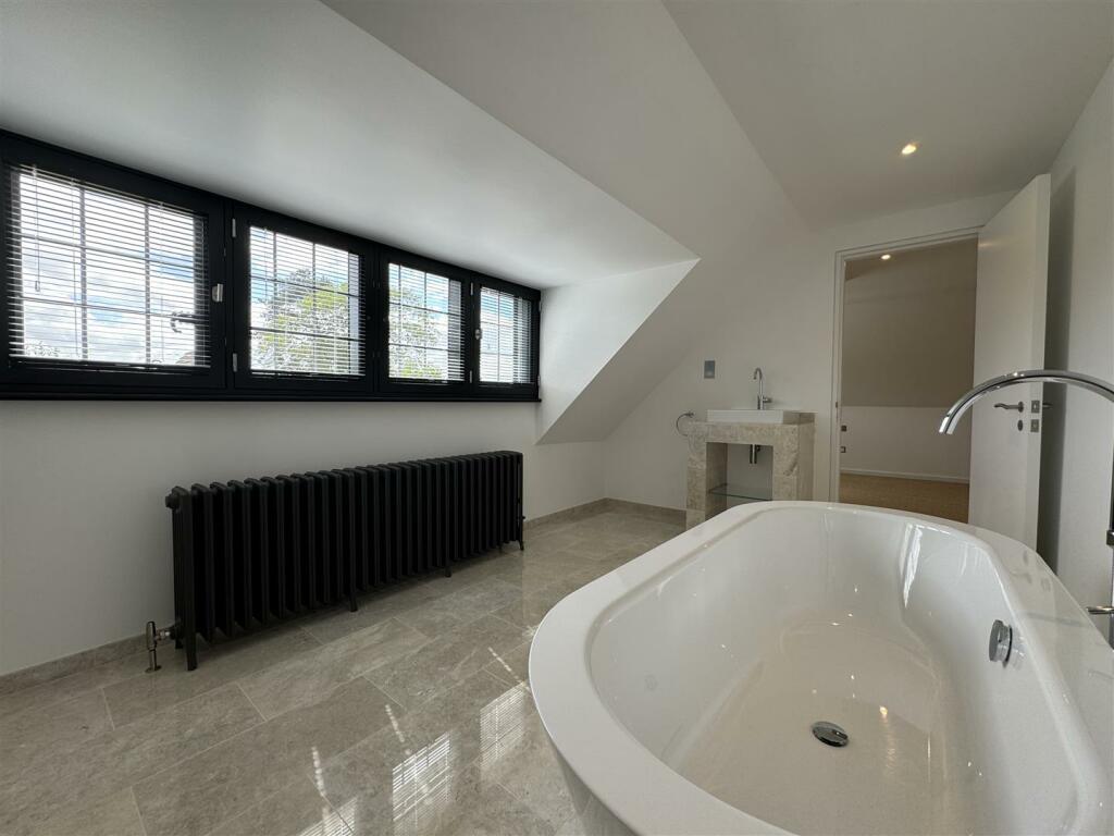 En Suite Bathroom
