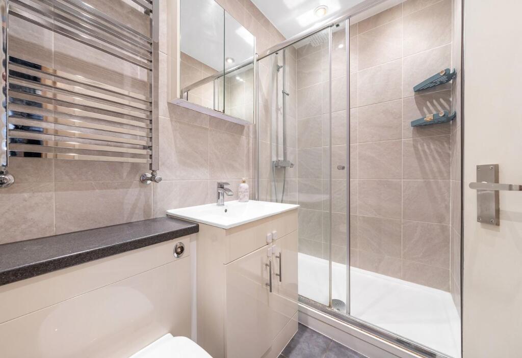 Bathroom.JPG