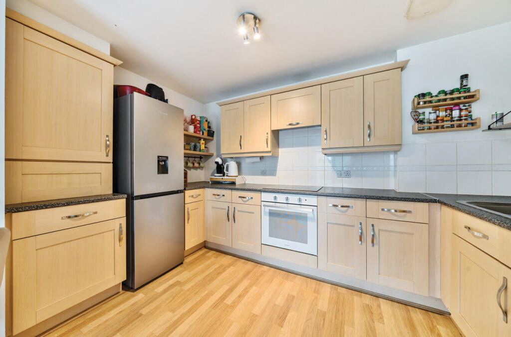 1303333-10-683eb4...