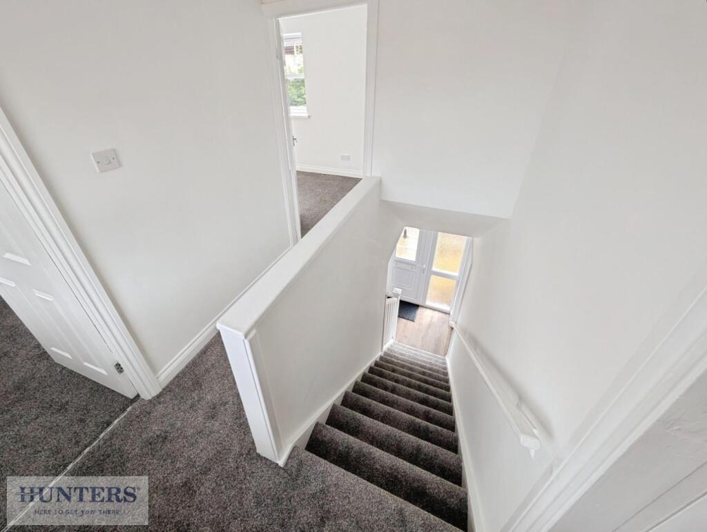 FIRST FLOOR LANDING