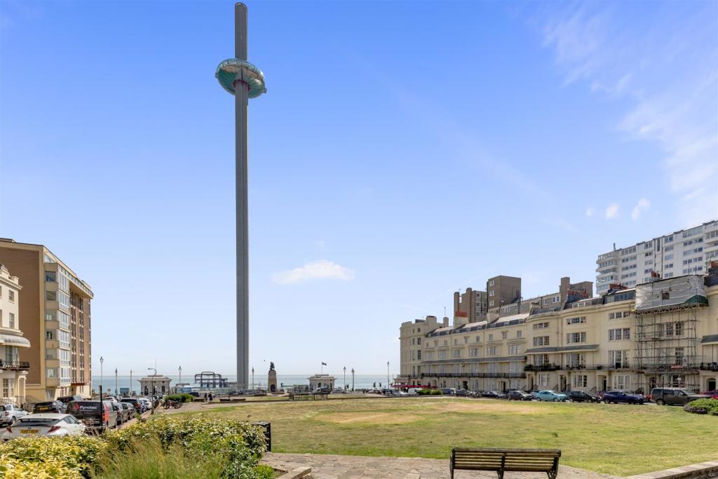 Metropole Court 4b-1.JPG