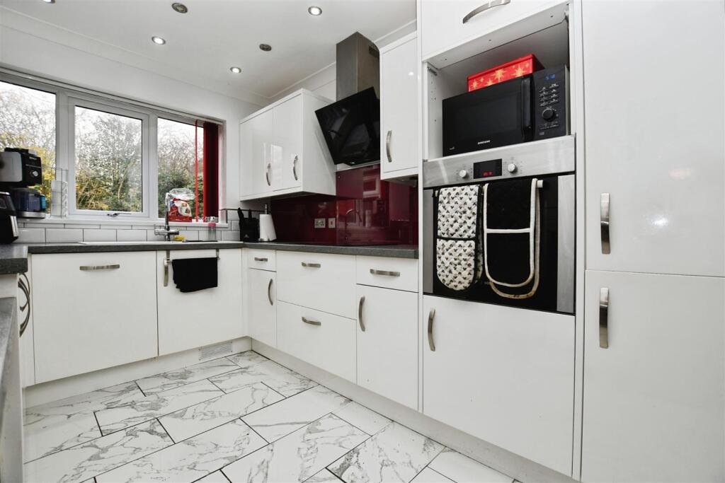 Fitted Kitchen