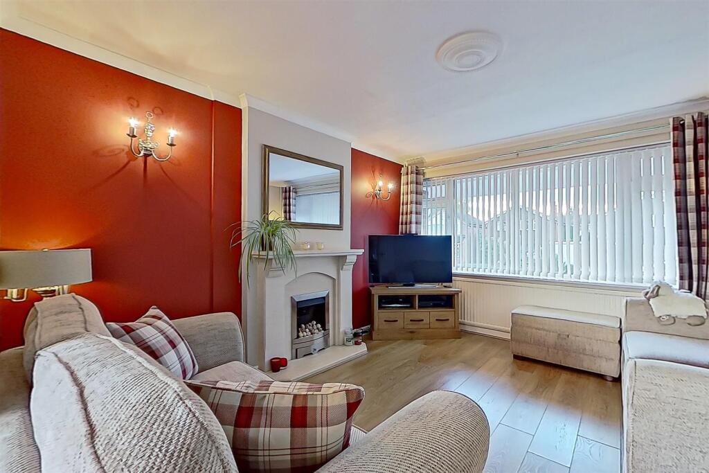 08. 19 Heath Croft Road inside-56 (Large).jpg