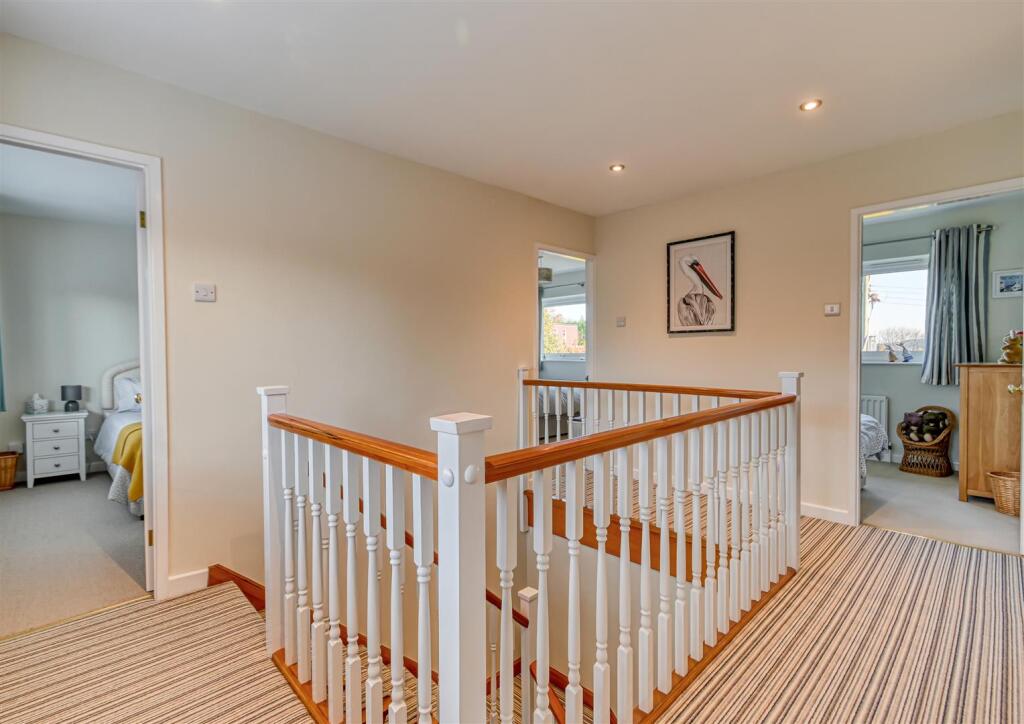 7 Huntsmans Close-14.jpg