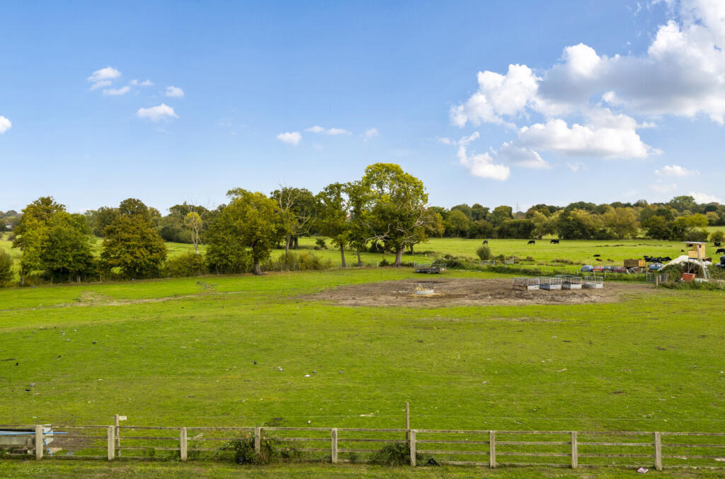 1363475-7-68e7c9b...