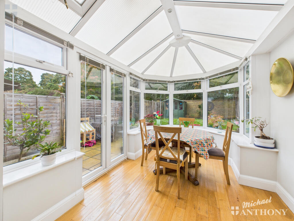 CAM03852G0-PR0435-STILL018