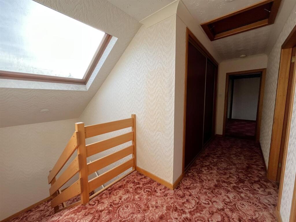 STAIRCASE &amp; LANDING