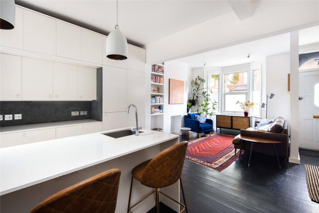 Living Room/Kitchen
