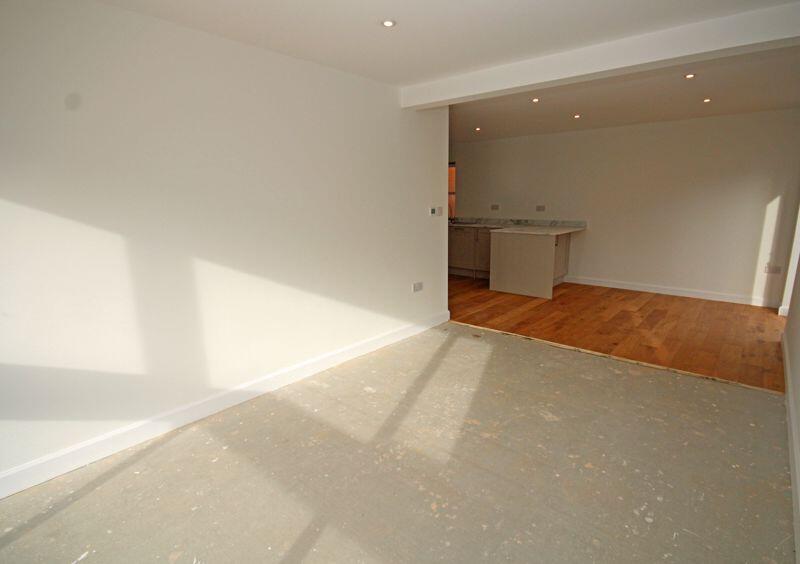 Sitting/dining room