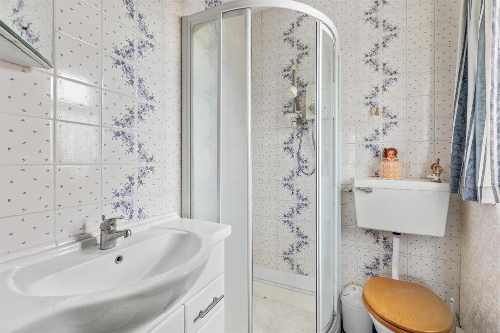 84 Totteridge Lane, HP13 7PZ-6.jpg