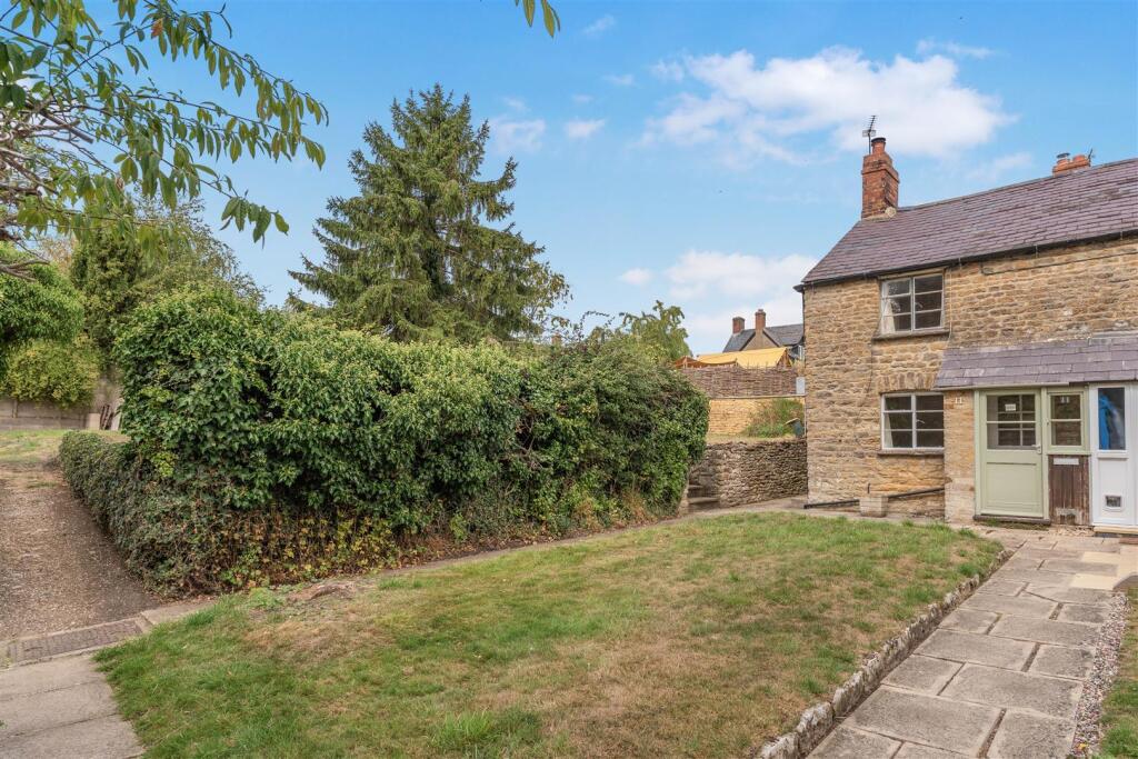 11 Worton Road, Middle Barton-2.jpg