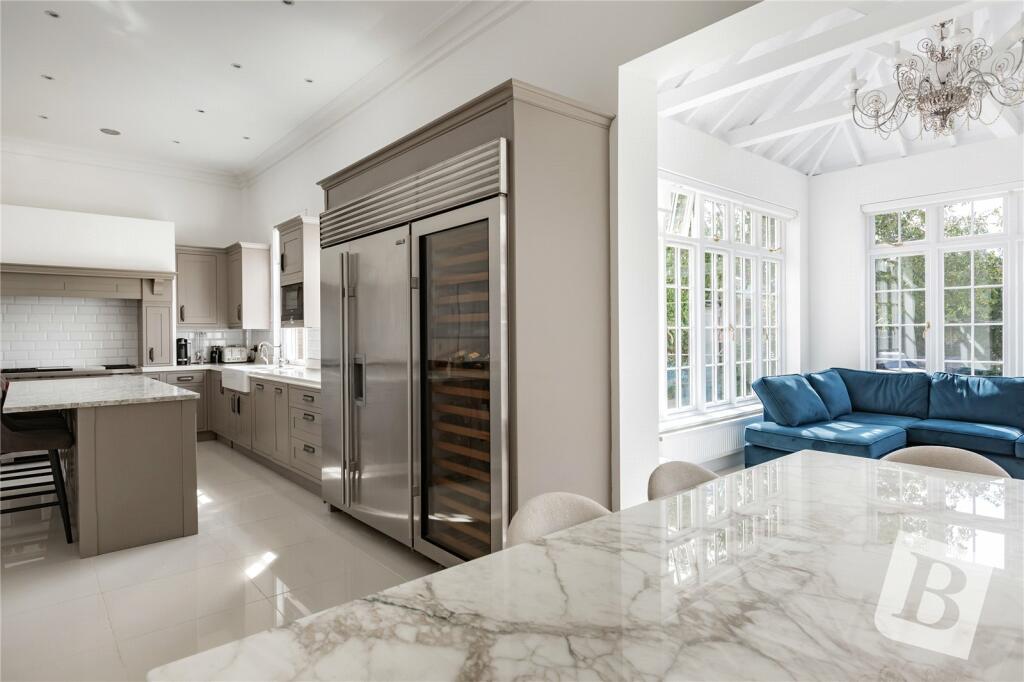 Kitchen/Breakfast Rm