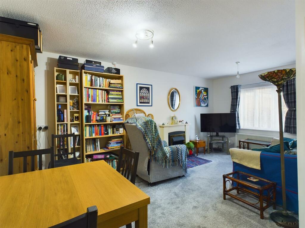 CAM02558G0-PR0092-ST