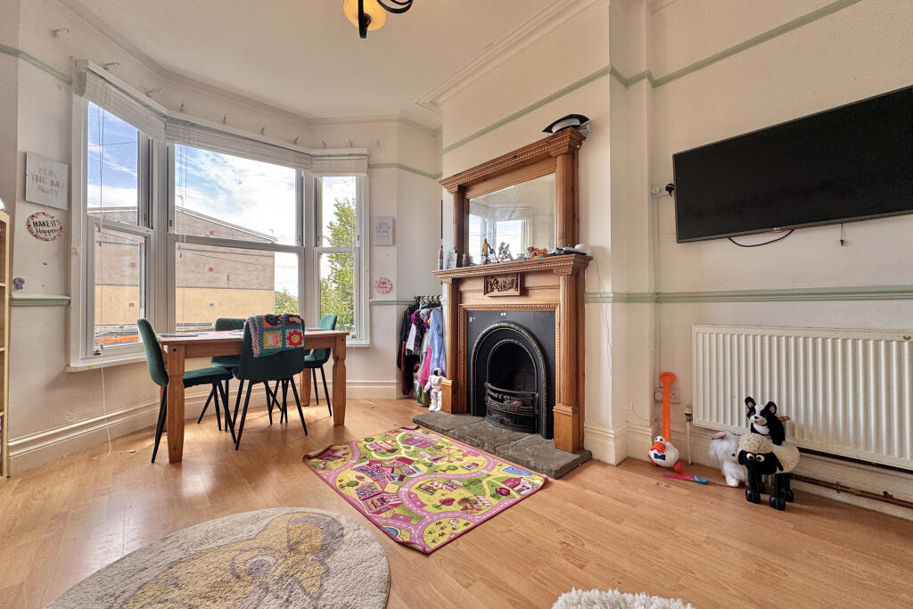 Dining room/Playroom