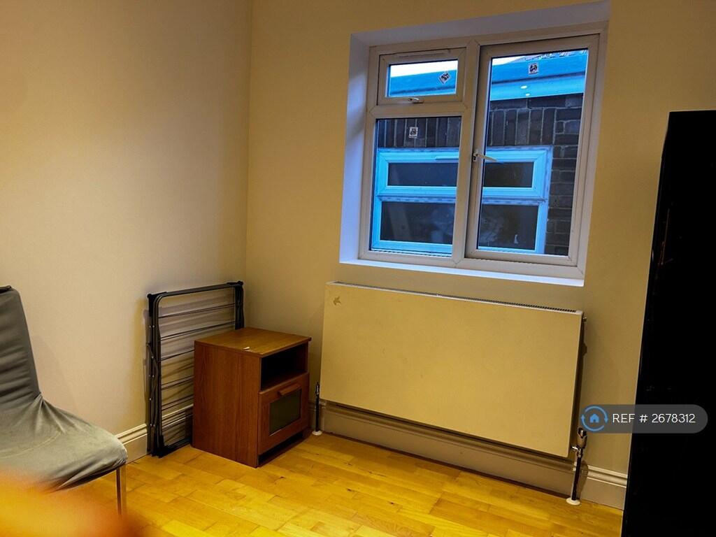 Single Bedroom 3