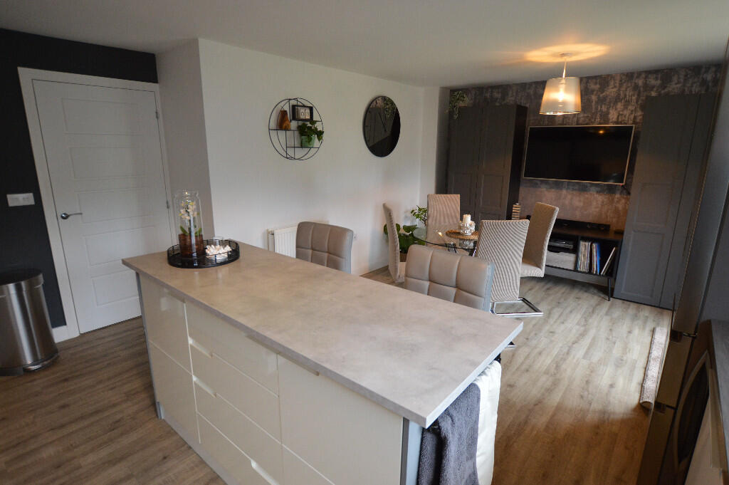 Kitchen / Dining