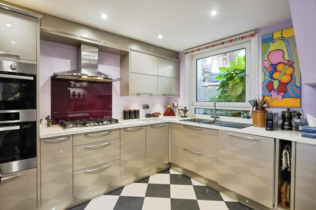 Kitchen-breakfast room