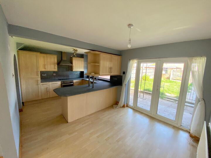 Kitchen dining
