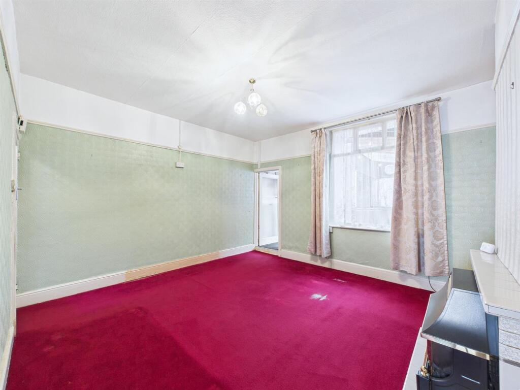 13 - Terraced House for Auction, Kingswood.jpg