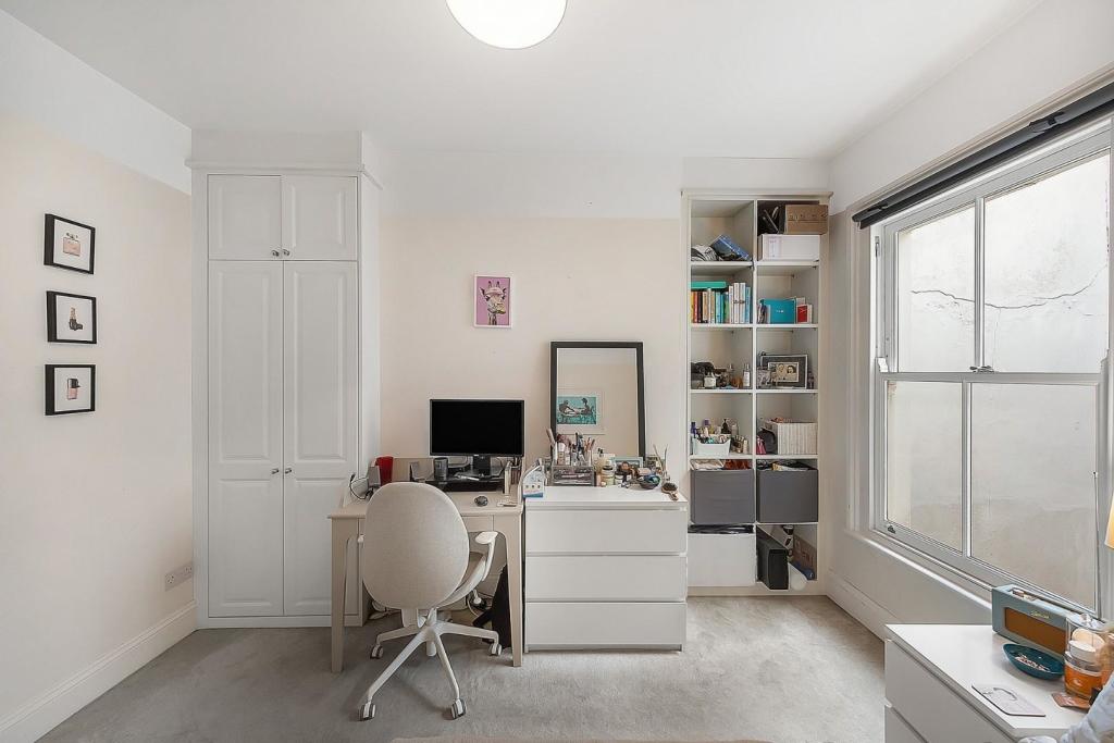 Bedroom (1).jpg