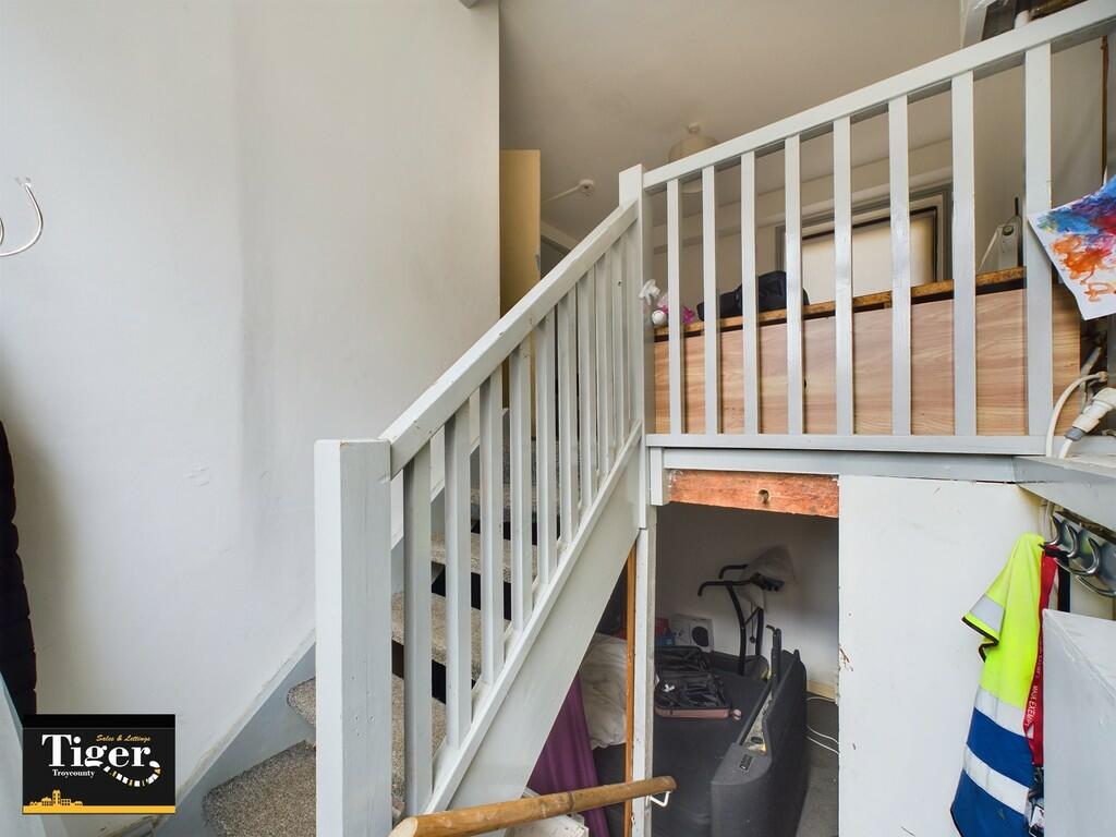 CAM02176G0-PR0293...