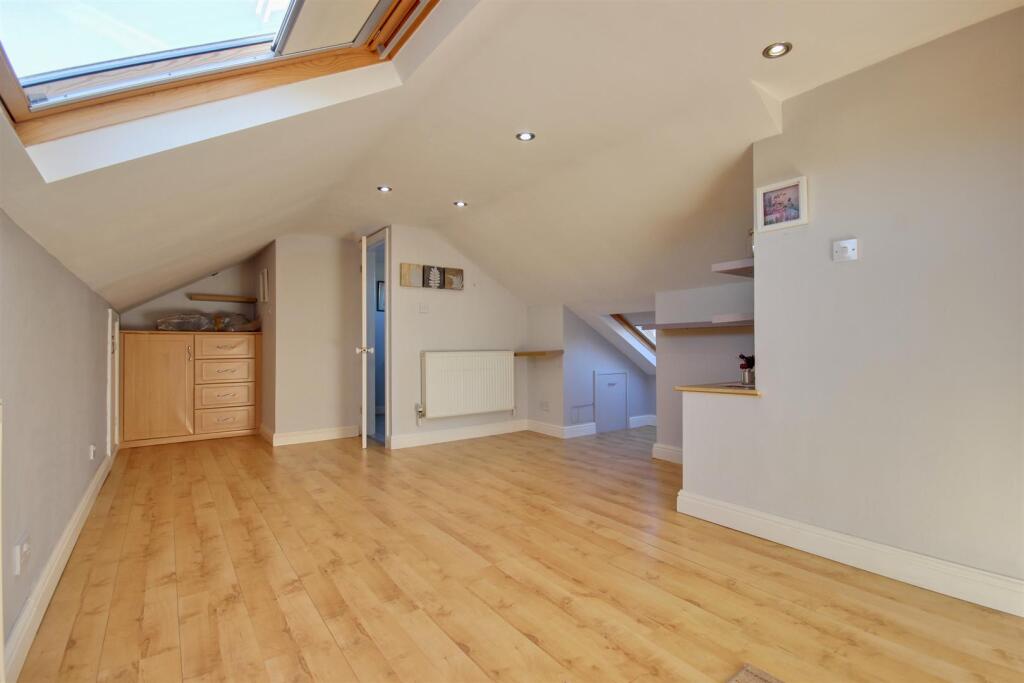 Conifer Close (11).jpg