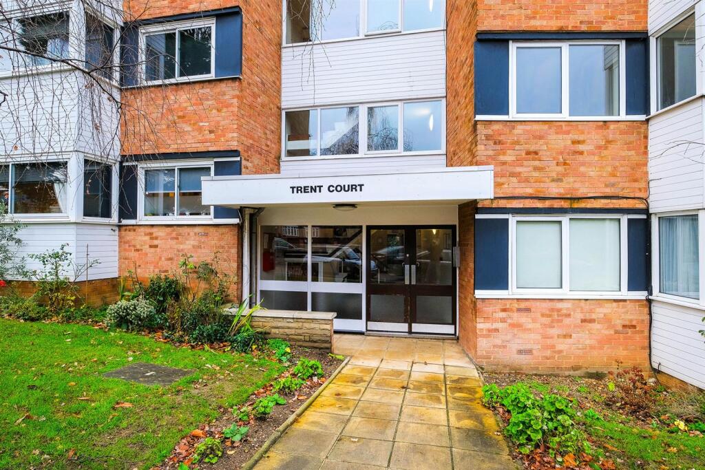 19 Trent Court-12_resized.jpg