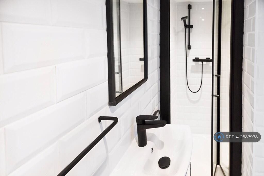 Basement En-Suite