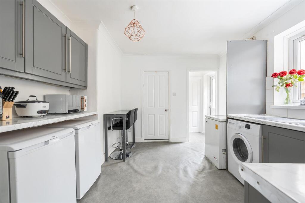Kitchen-3.jpg